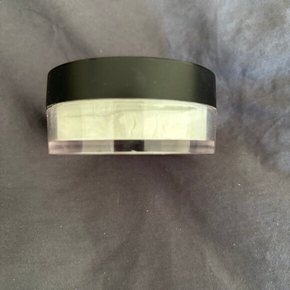 Fitglow Blurring Bamboo Hyaluronic loose powder 95% full - Picture 2 of 2